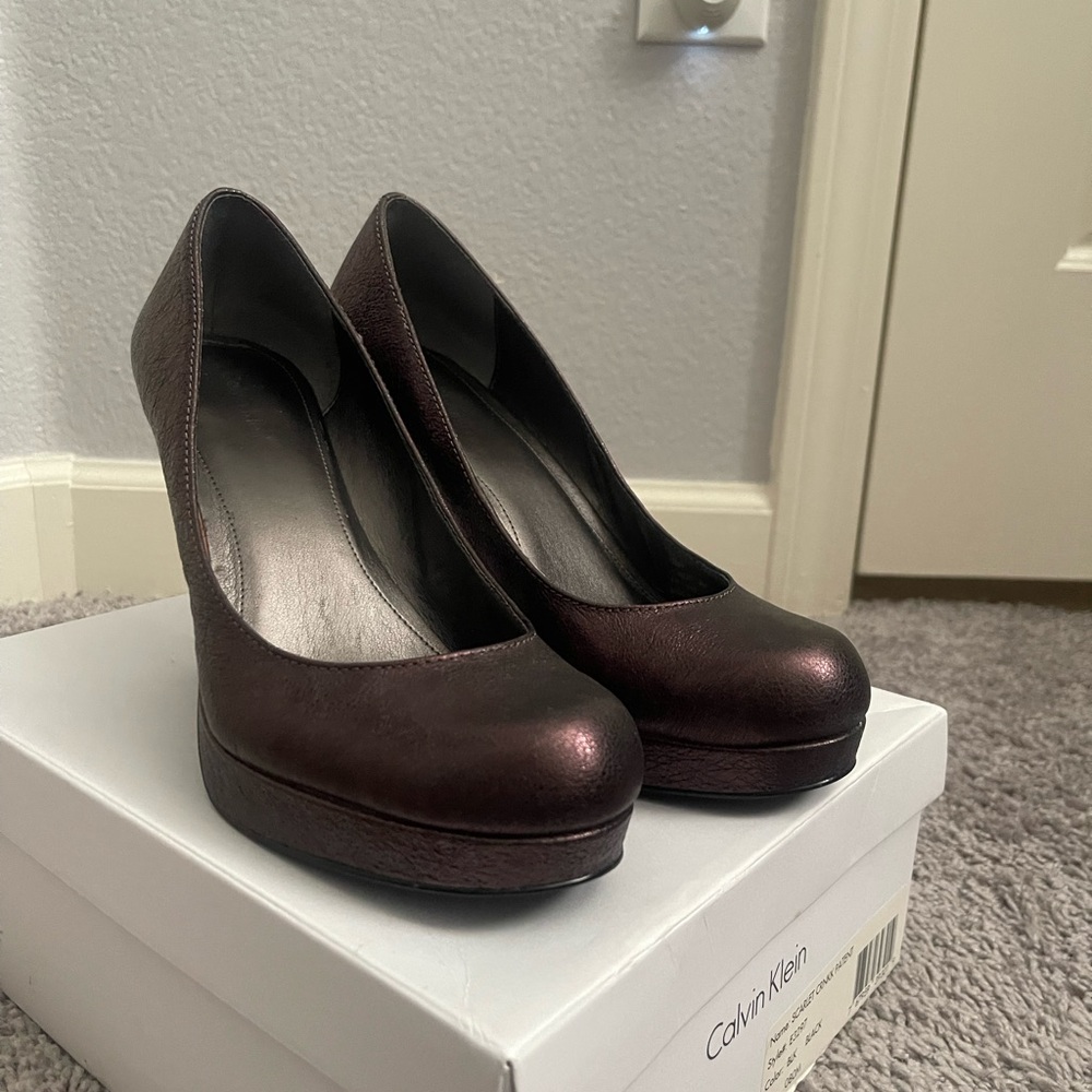Calvin Klein Women's Deep scarlet/ purple with shine low platform Heels